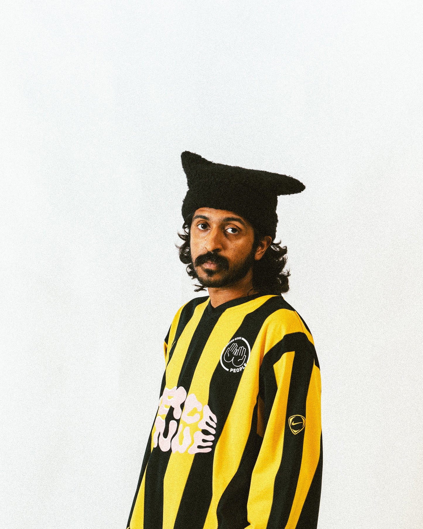 YURI BEANIES - BLACK